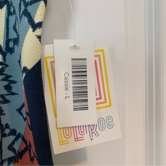 LulaRoe Cassie Retro and Southwest Print Pencil Skirt Size Large - Picture 5 of 6